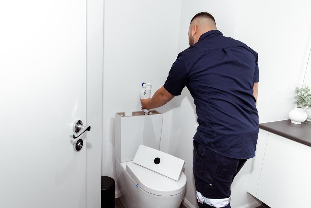 Neighborhood Plumbers Melbourne | Blocked Drains | Gas leak | Water Leak | Hot Water Unit | Emergency Plumber